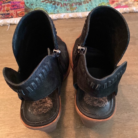 Vince Camuto Open toe booties - Picture 3 of 11